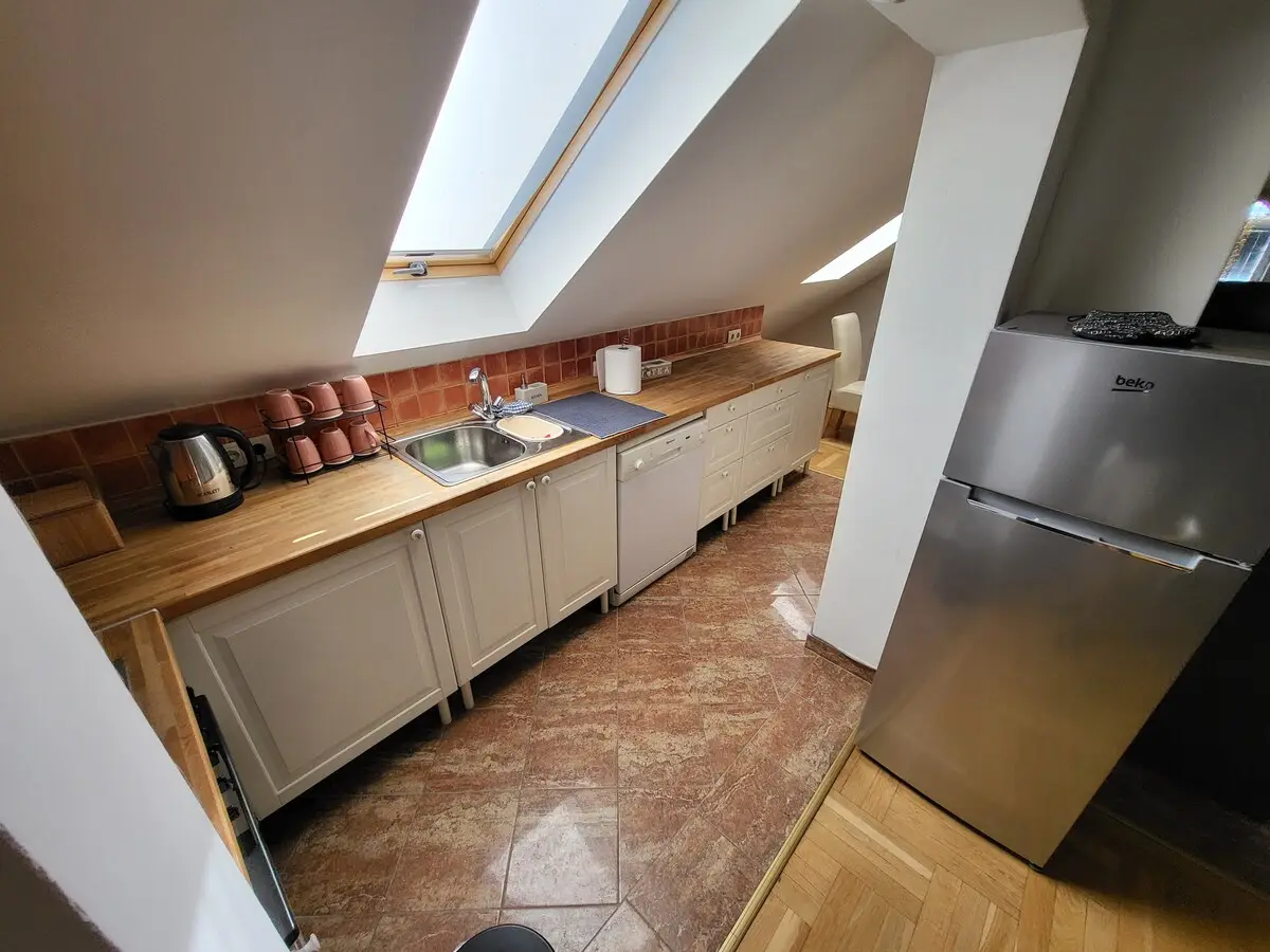 Superior 2   106m2 Apartment A/C free Parking