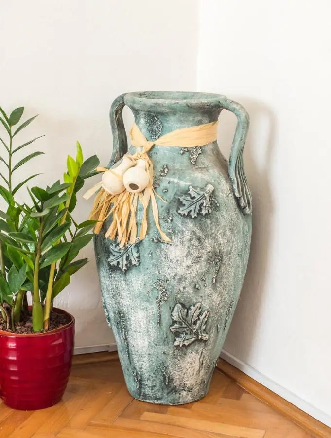 Apartment Tiger Lily