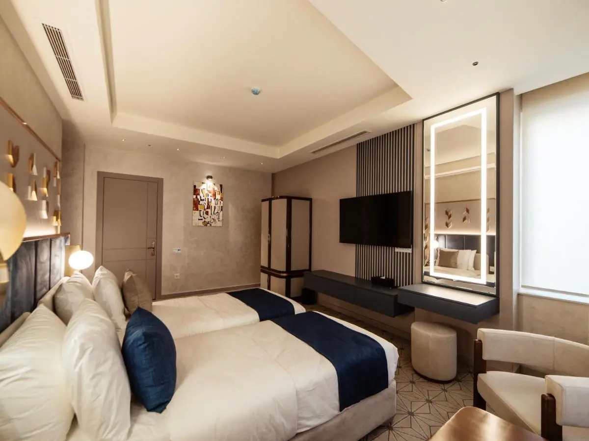 Meridian Luxury Boutique Hotel