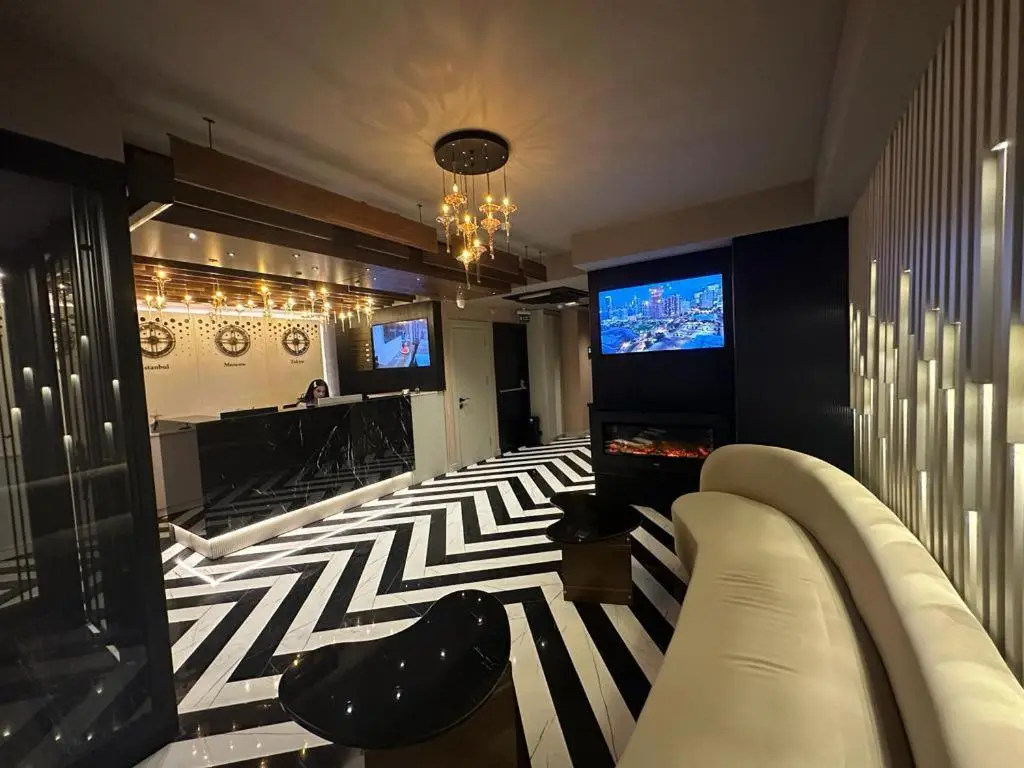 THE PARK HOTEL
