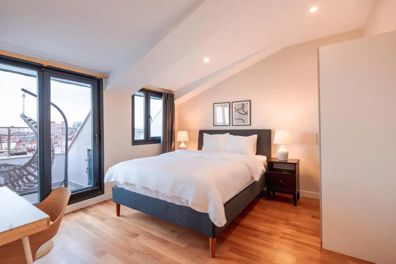 Homie Suites - Newly Built Seaside Apartments on Bakırköy Shore