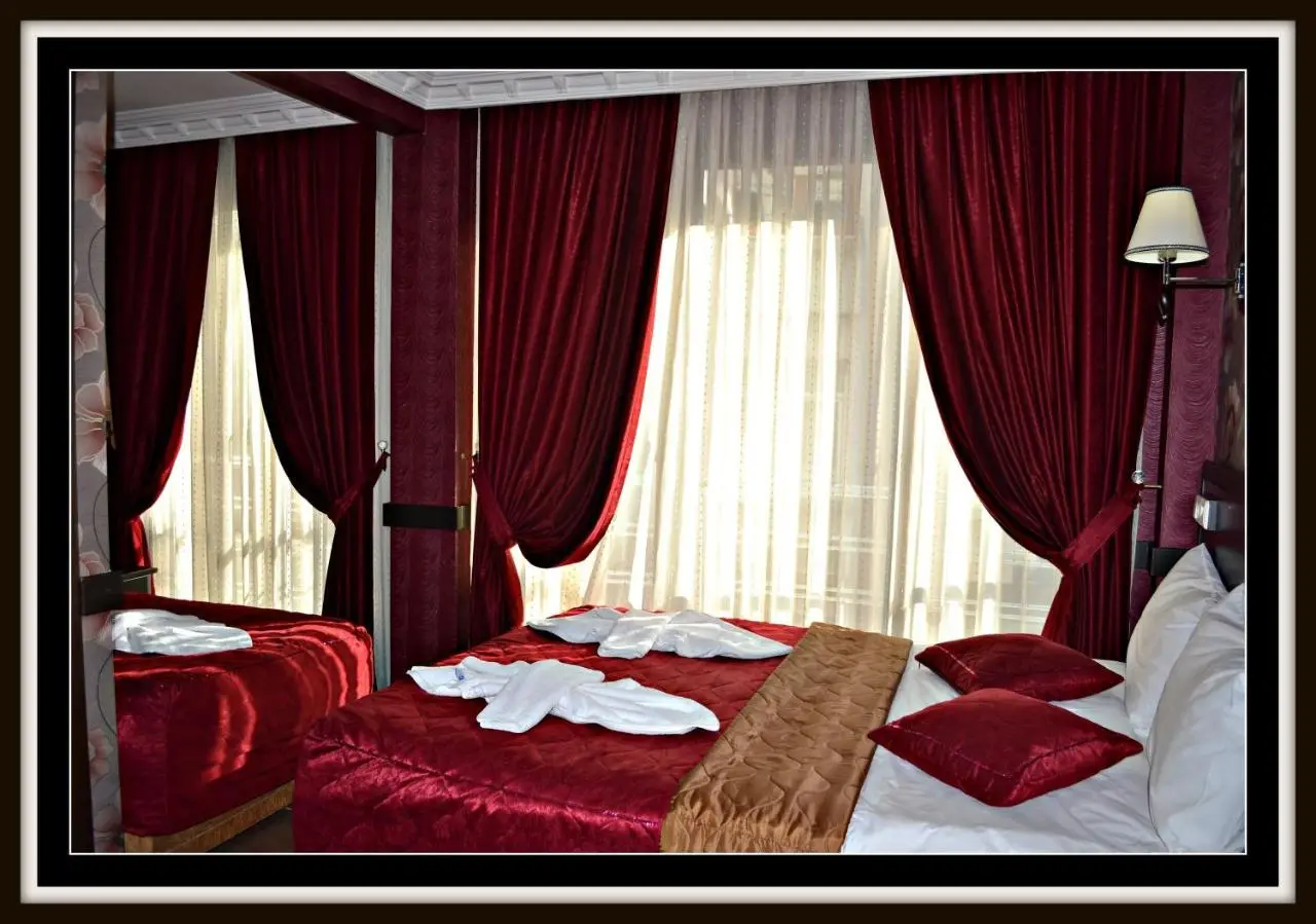 Ares Hotel