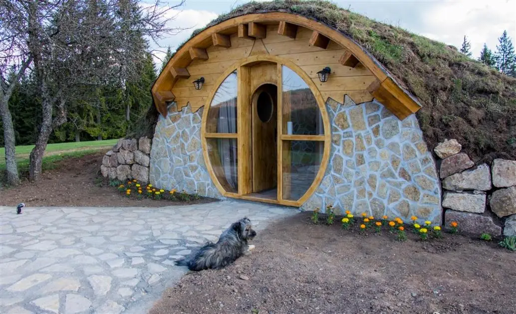 Mountain bungalows and a Hobbit House - Jazavčije Rupe