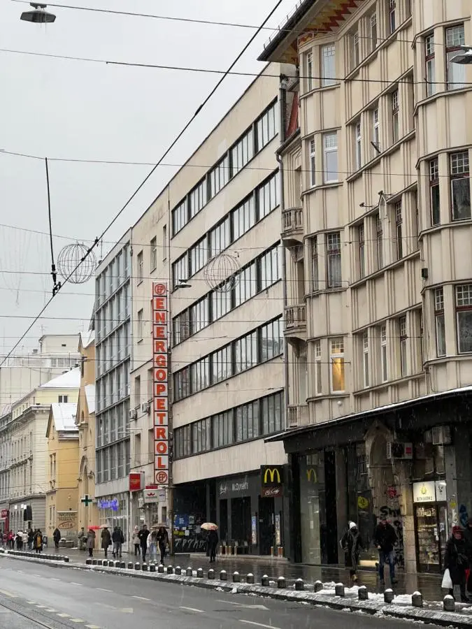 Modern and Bright Apartments - Main Street