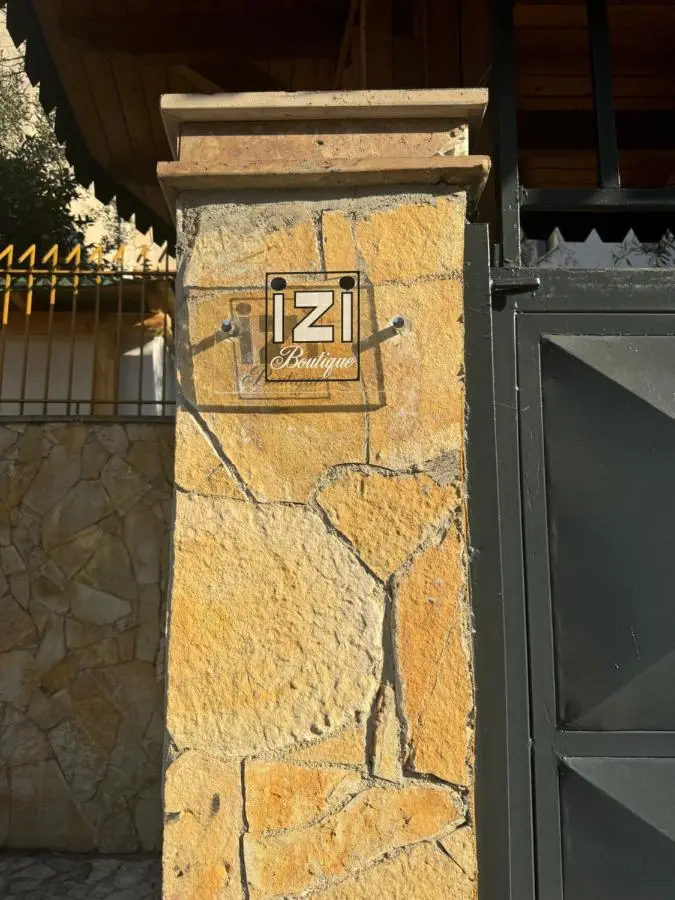 Izi Boutique