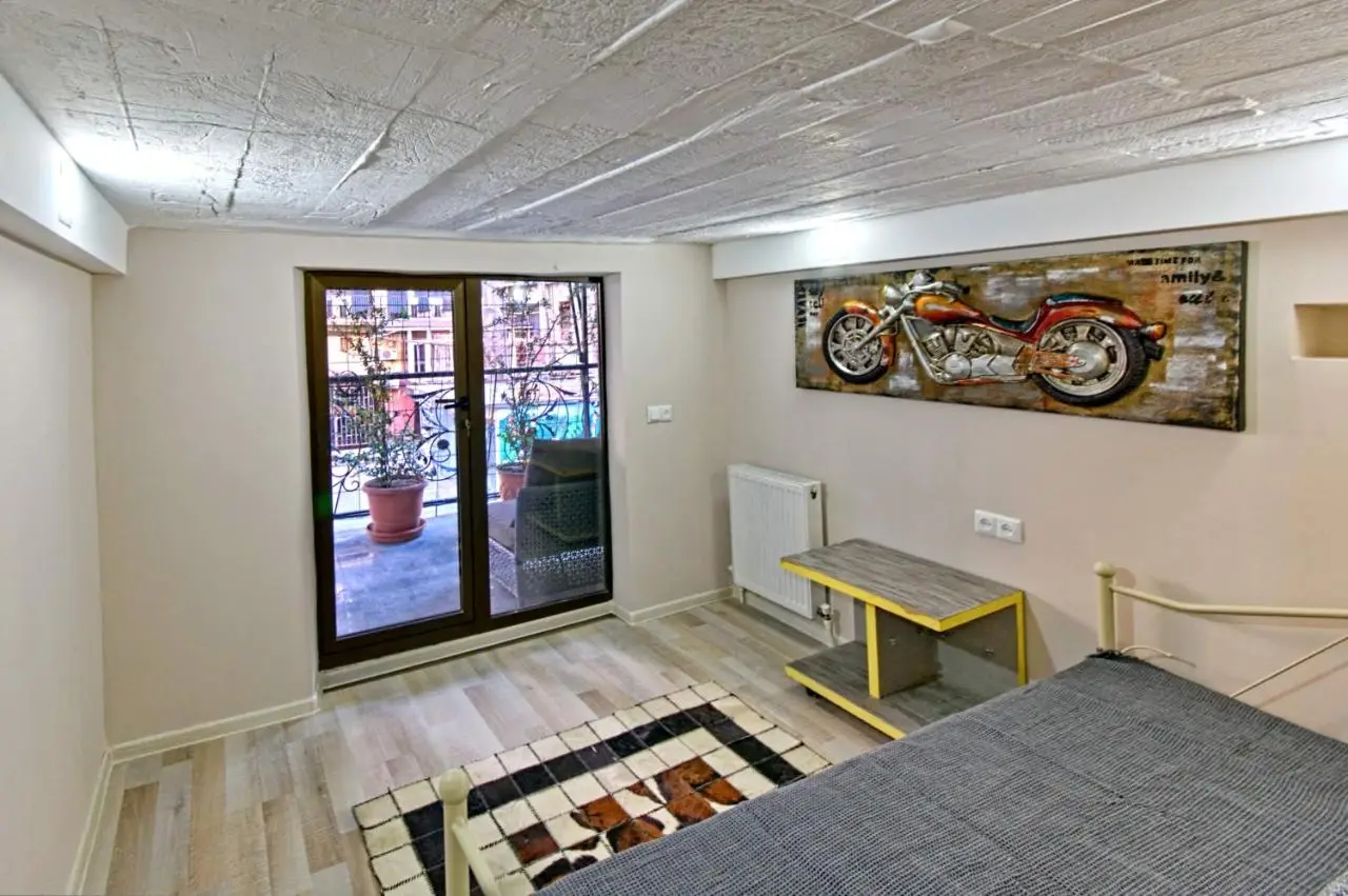 Sakhli at Chavchavadze ave 15