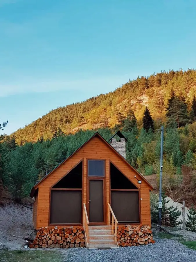 Cozy Cottage Feel Free continental