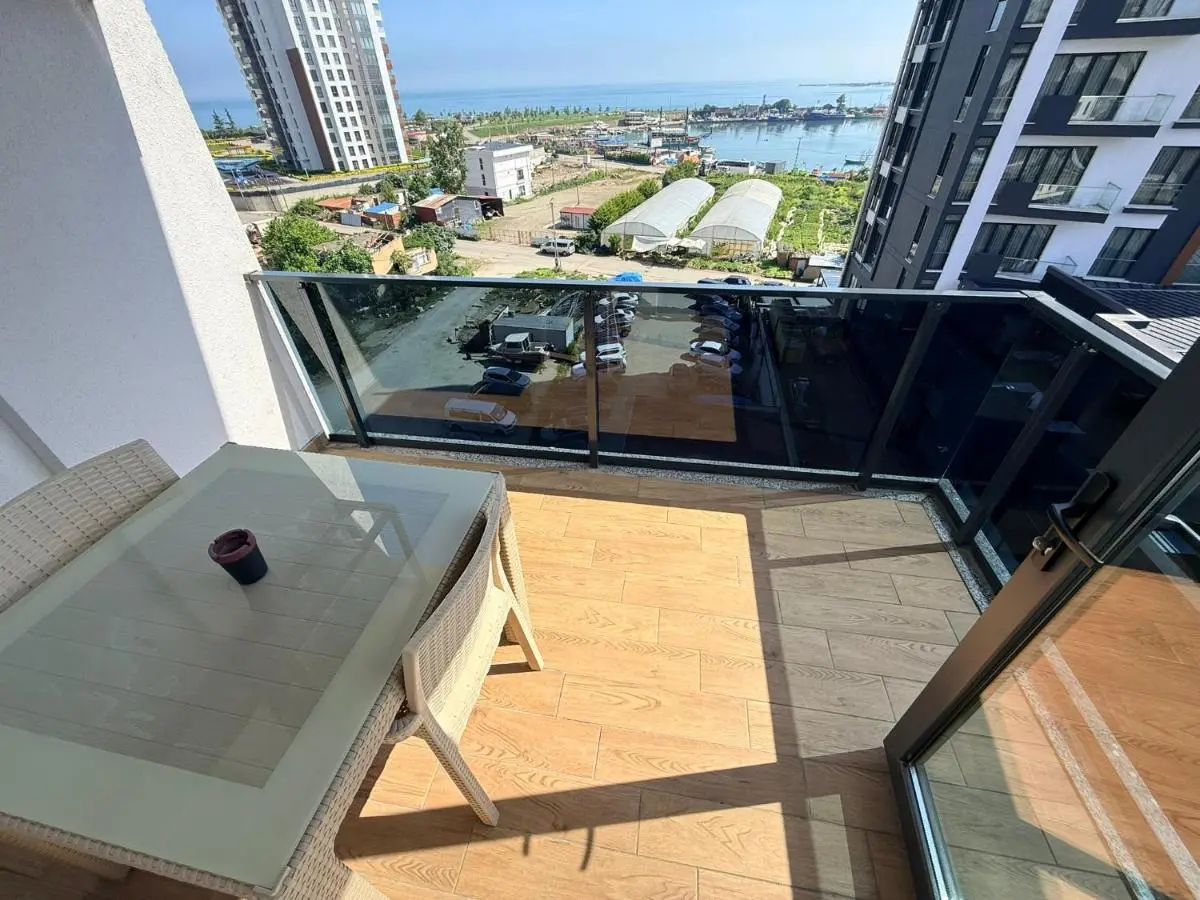 Rena Grand Residence & Suit