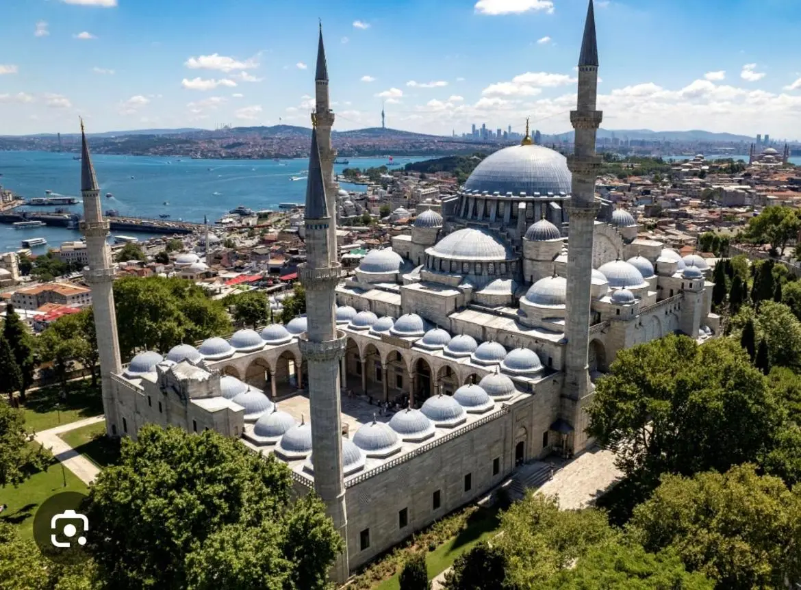 Mutlu flat