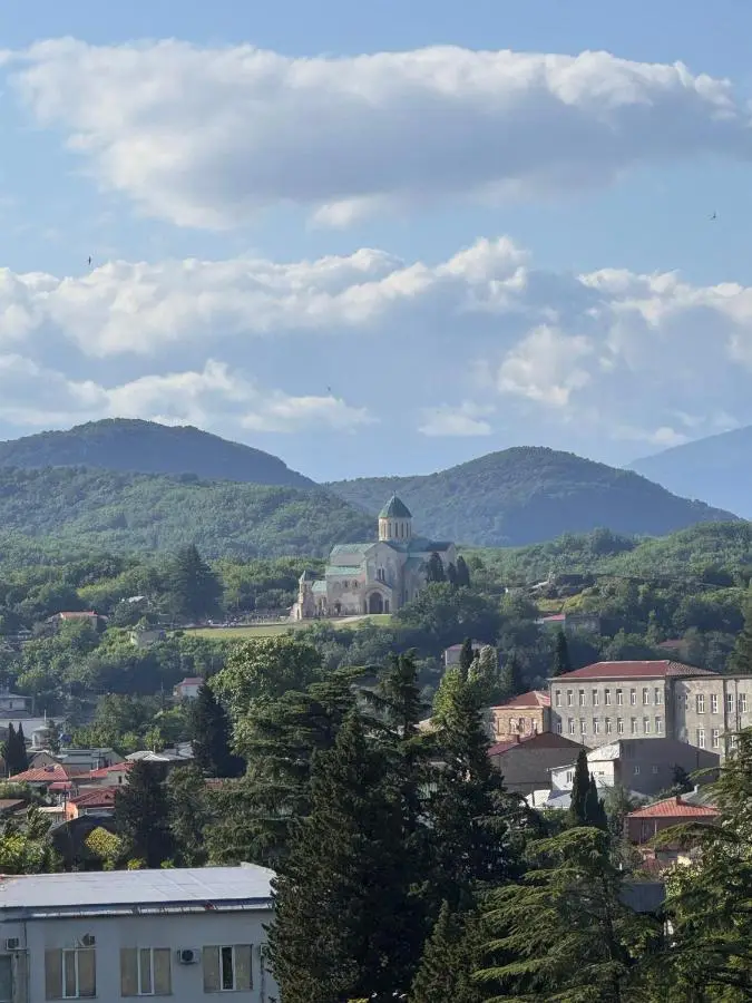 Kutaisi Glow
