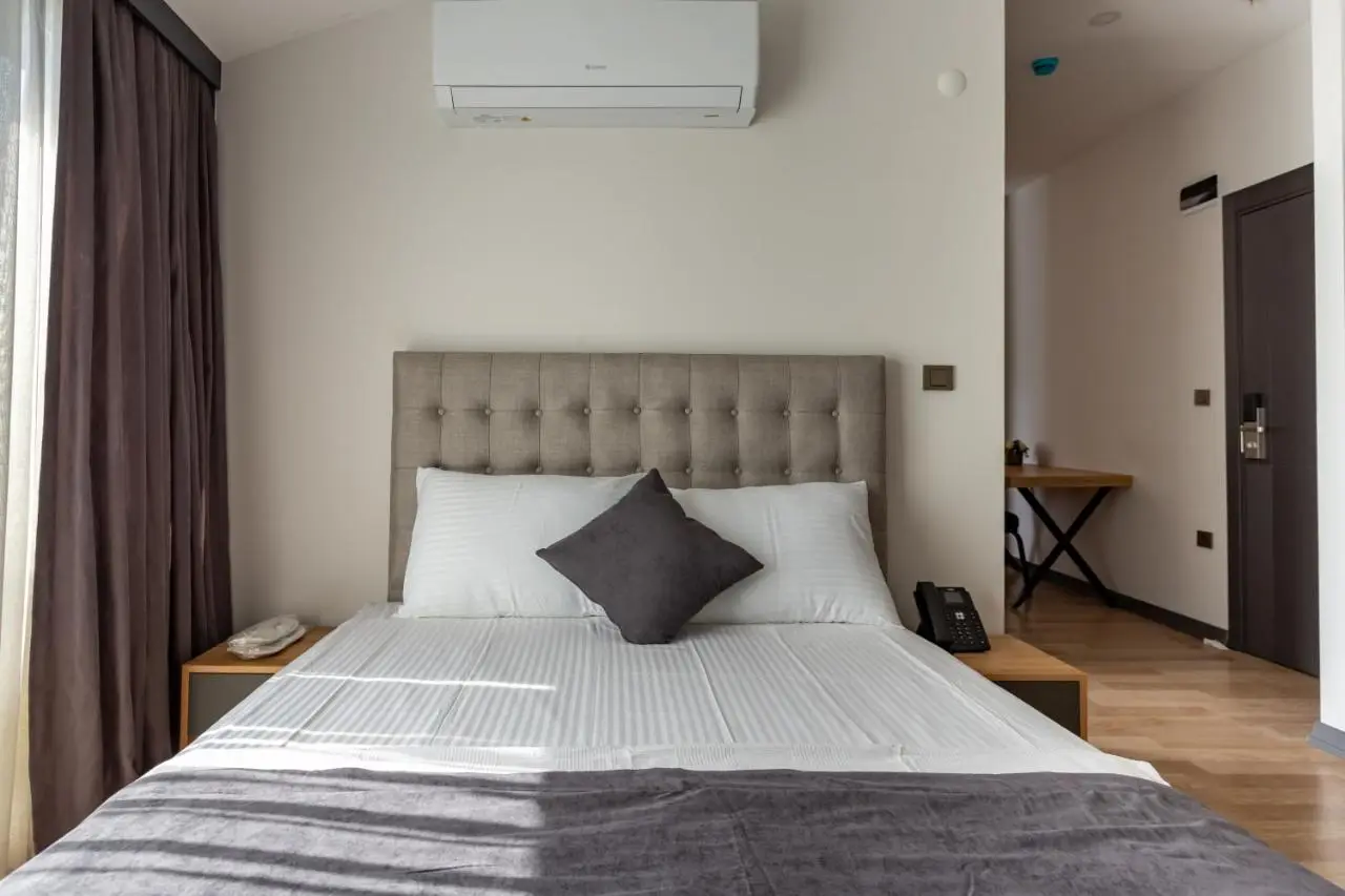 Atm Suit Otel