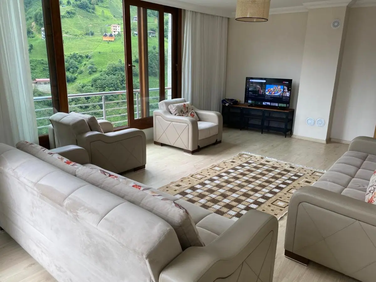 Komilo Homes - Functional Modern Suite