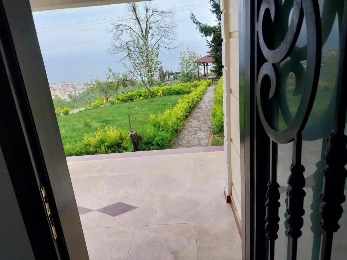 Big garden and sea view villa