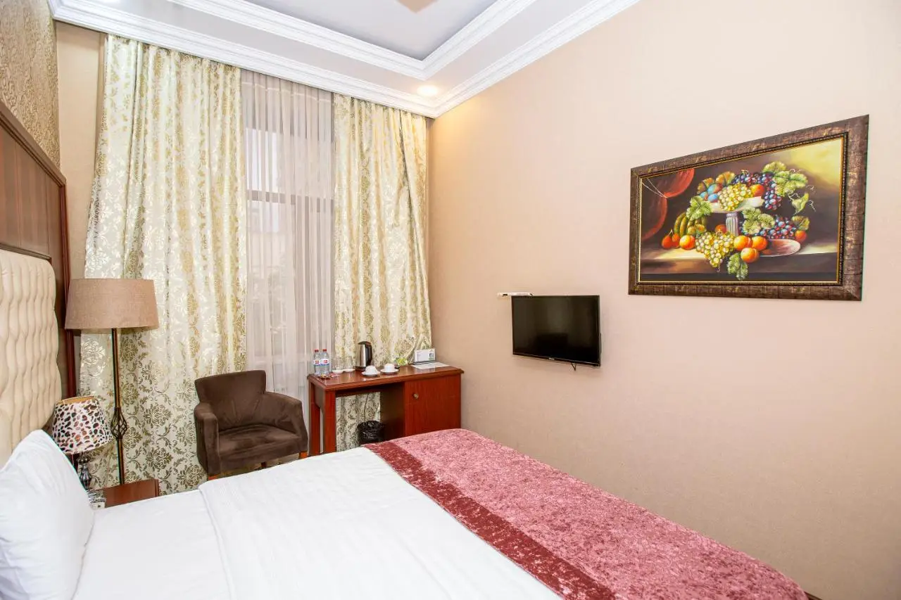 Clover Hotel F1 View