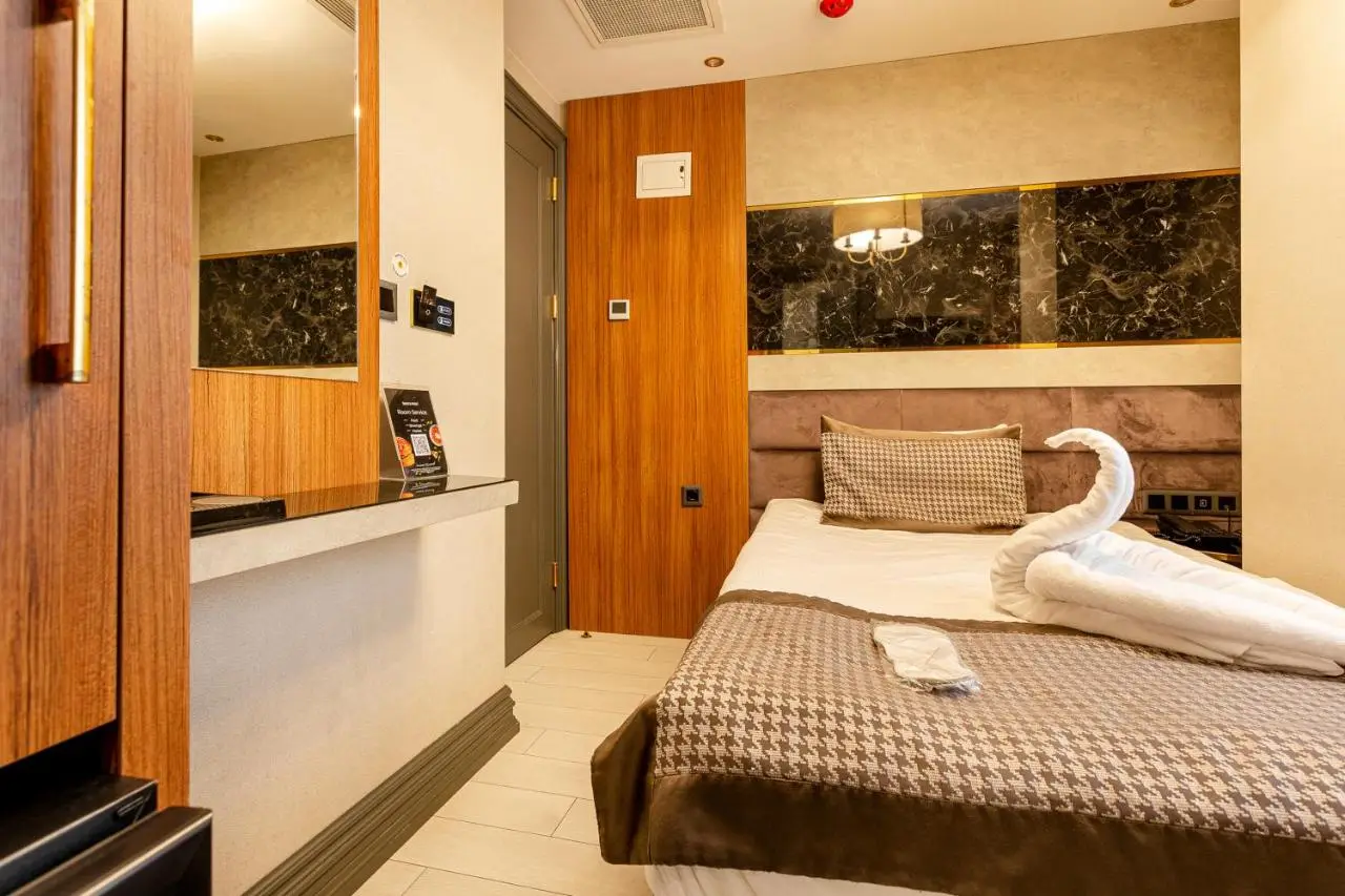 Santra Hotel