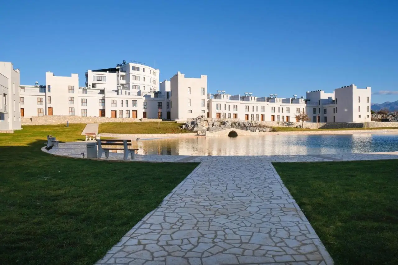Grad Sunca Resort