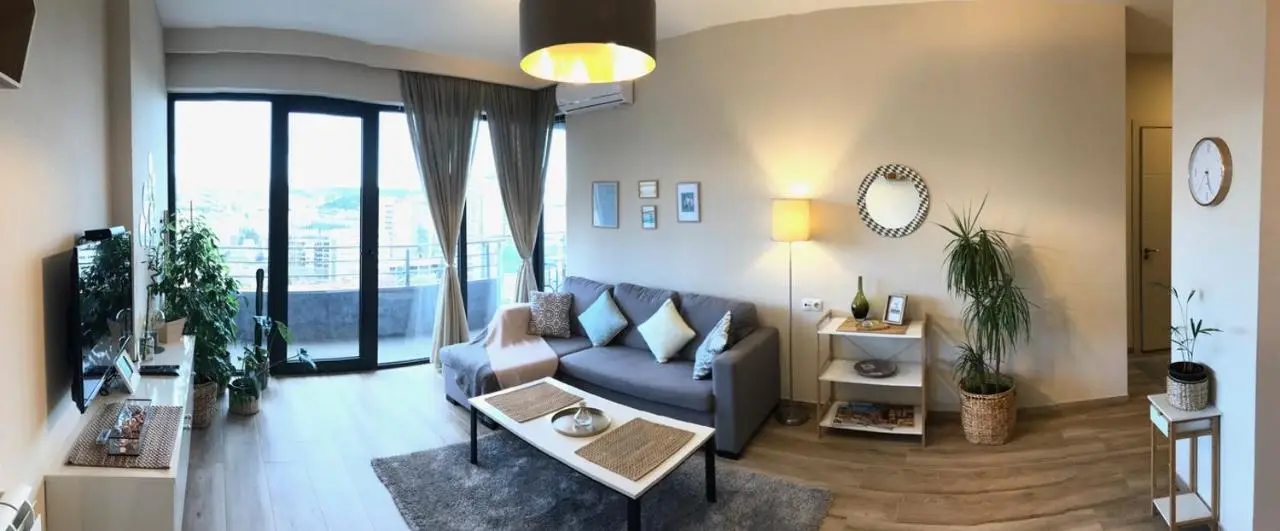 Ameri Plaza Green Apartments