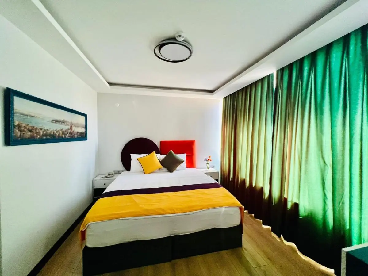 Apex Hotel