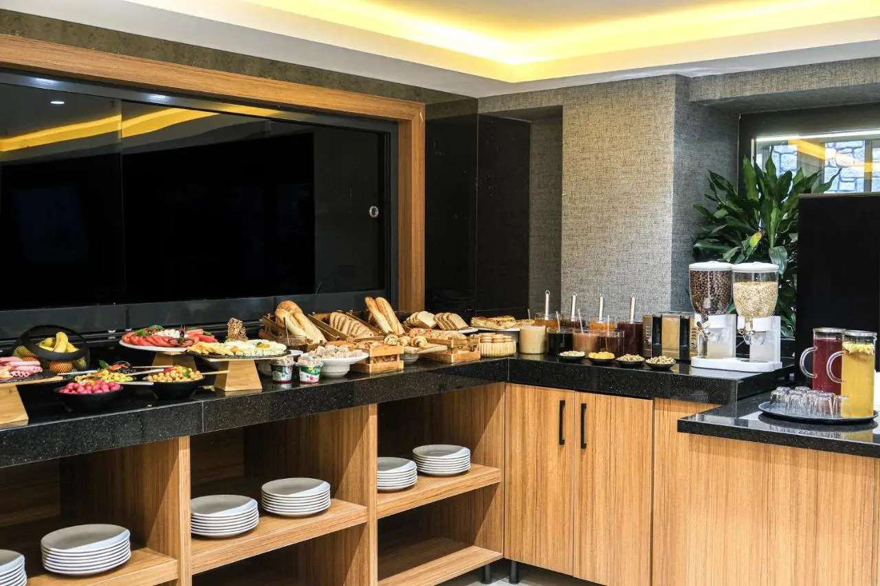 Istanbul Taksim Pera Star Hotel - Istiklal Street