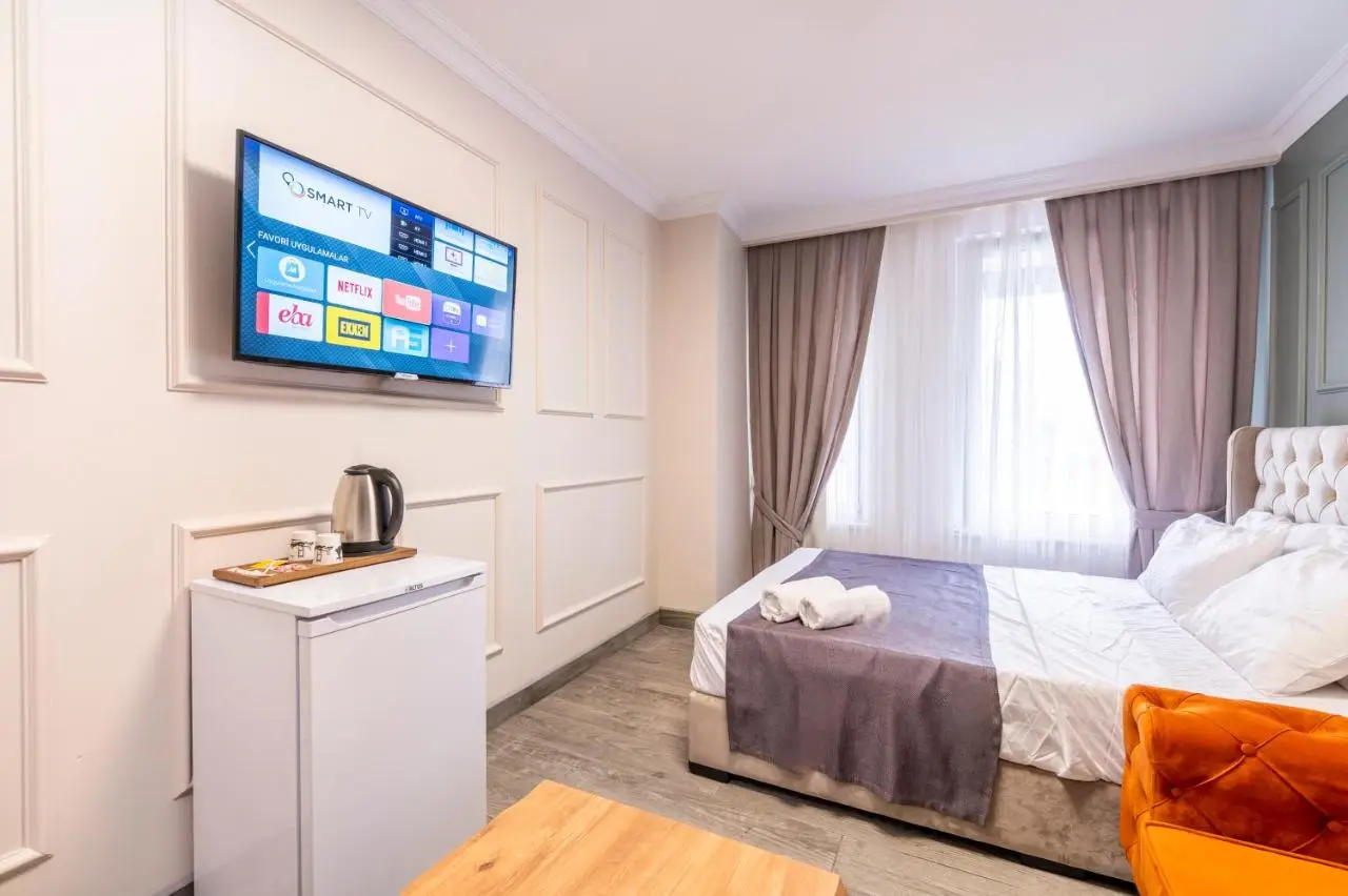 The Royal Luxury Hotel