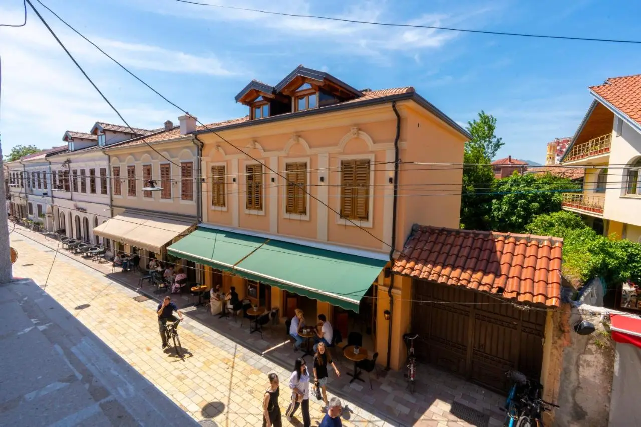 GJUHADOLI HOTEL Restaurant