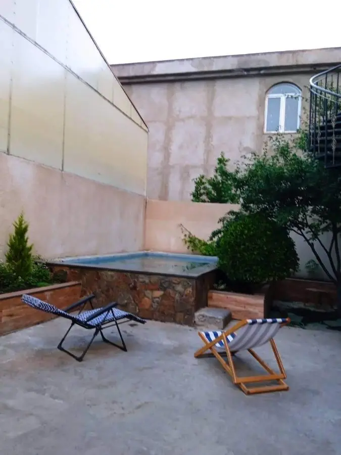 Nino's apartment-Isolated floor for rent