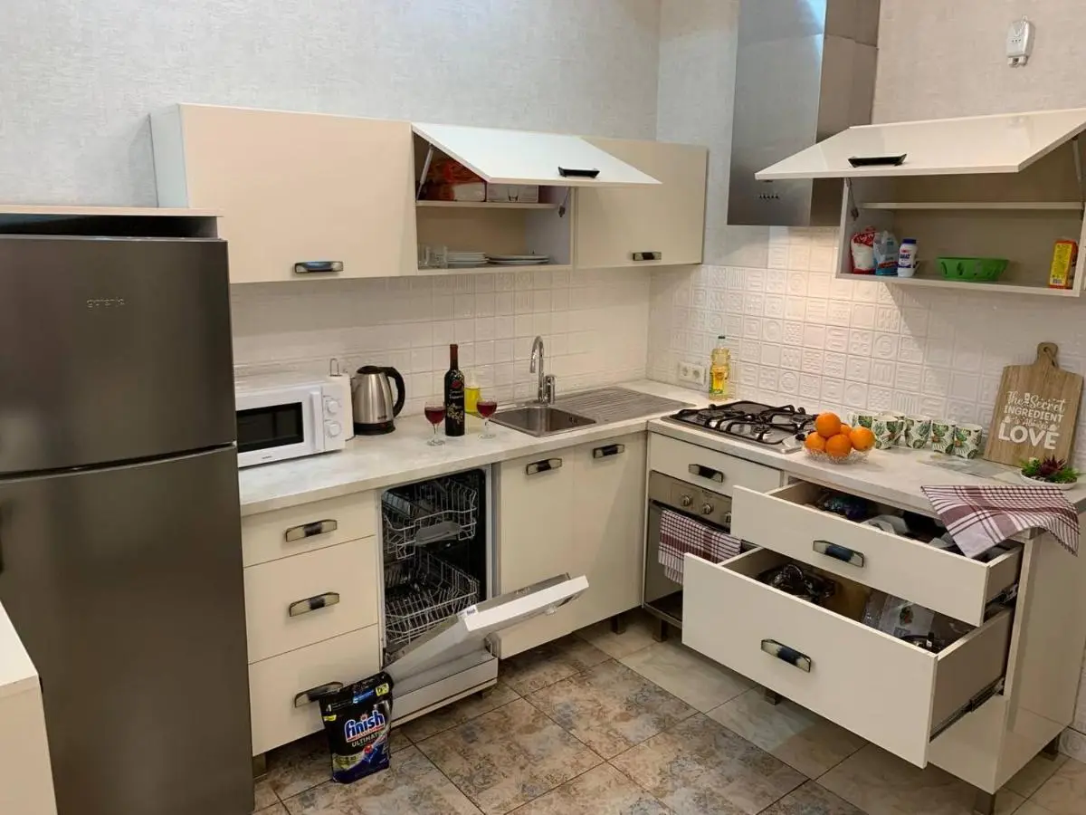 Сozy three-room apartment with 2 separate bedrooms in Old Tbilisi
