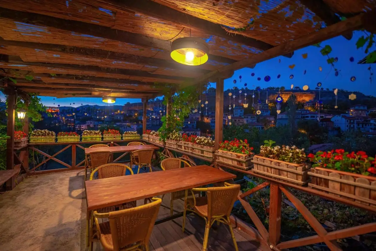 Cesmeli Konak Corner
