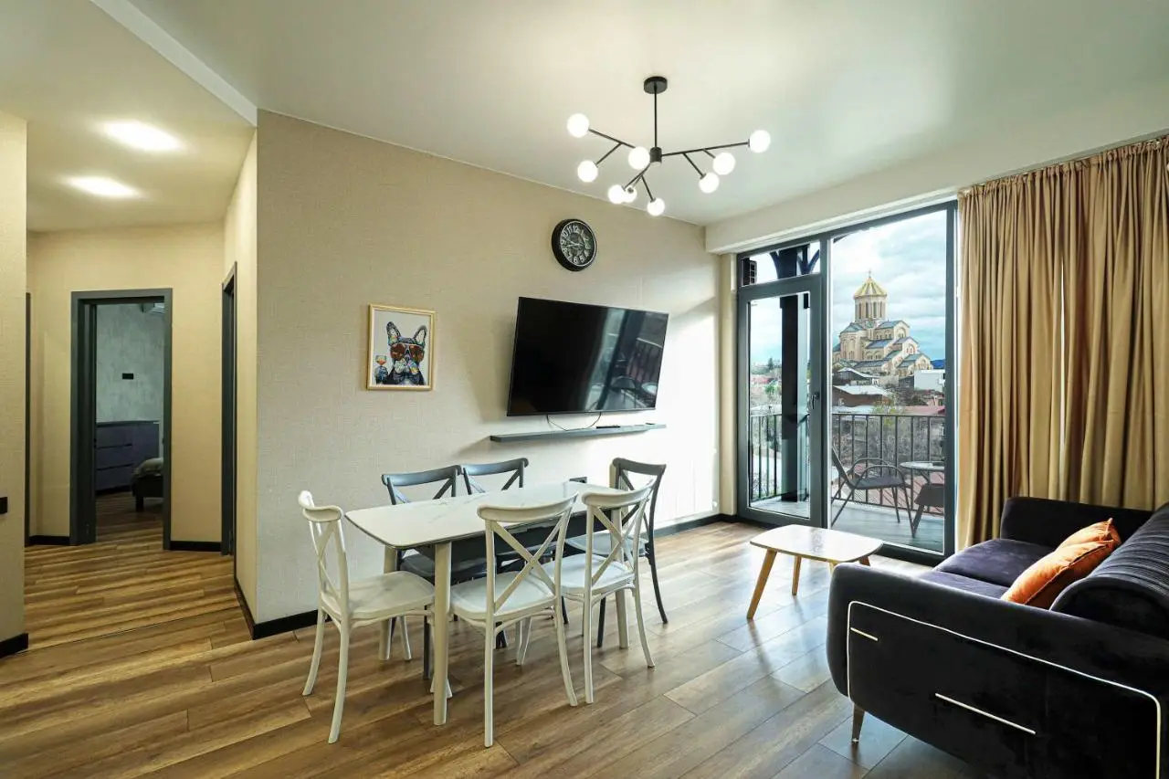 Luxurious 3BR Apartment W Stunning views