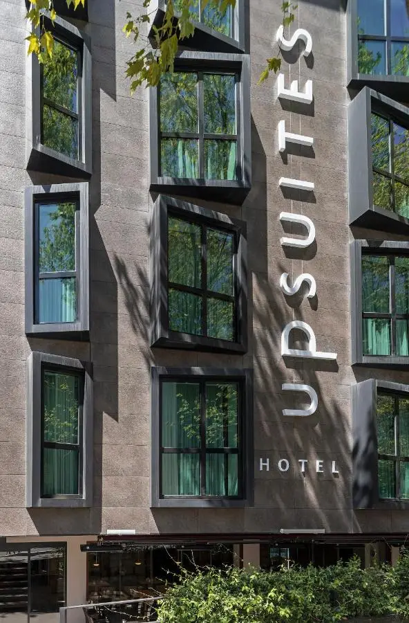 Upsuites Hotel