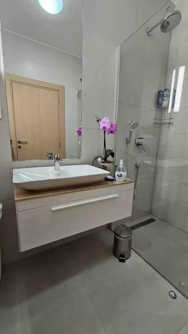 Apartment River 503