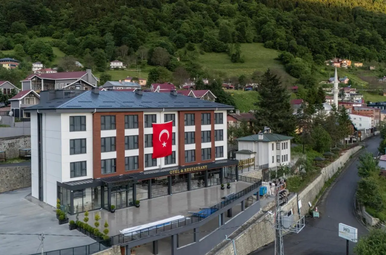 Demederon Hotel