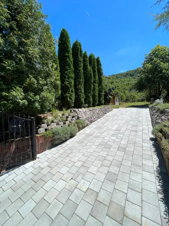 Studio apartman Firdaus-Bihać, Dobrenica bb