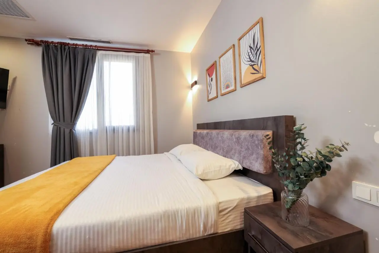 BRANDROOM HOTEL