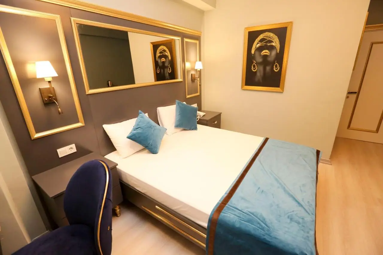 Grand Moon Hotel Suites