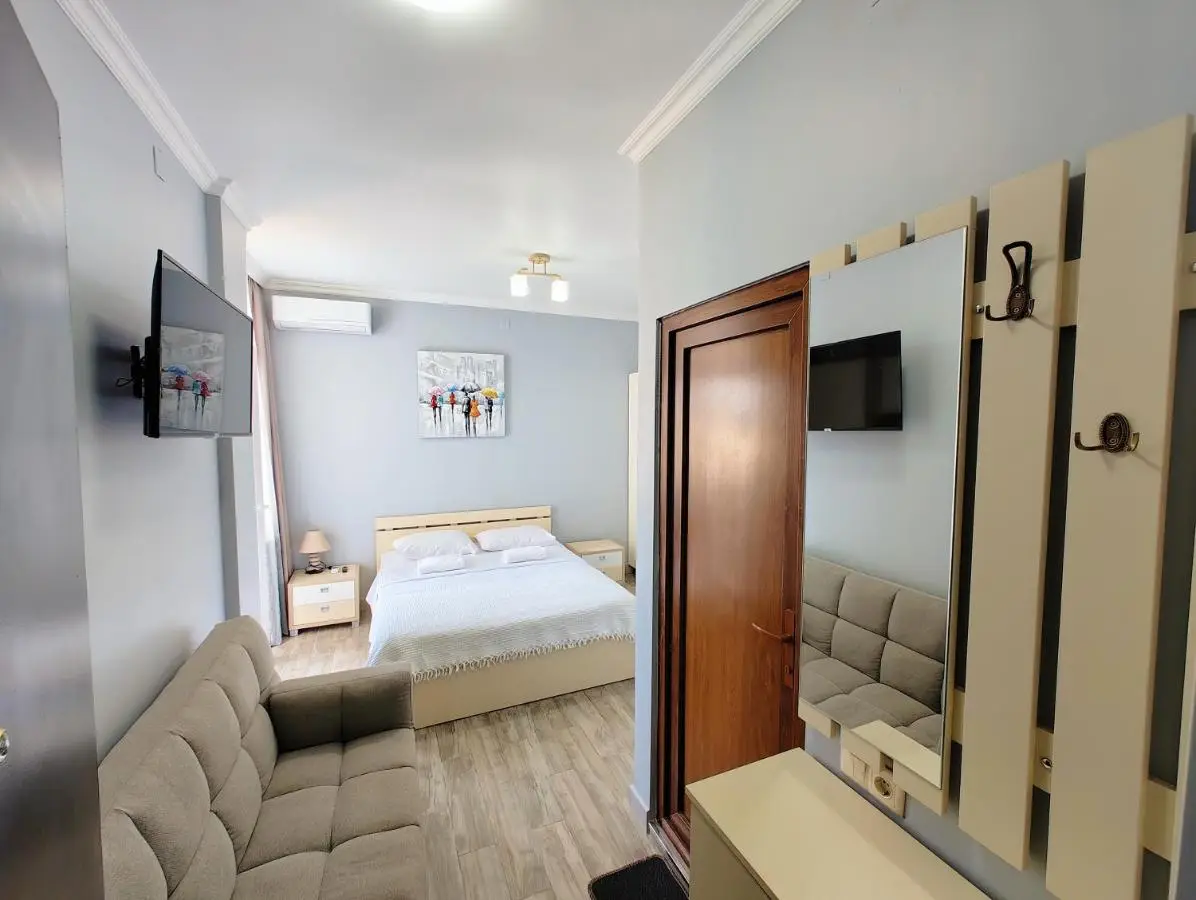 Queen Tamara Apartments