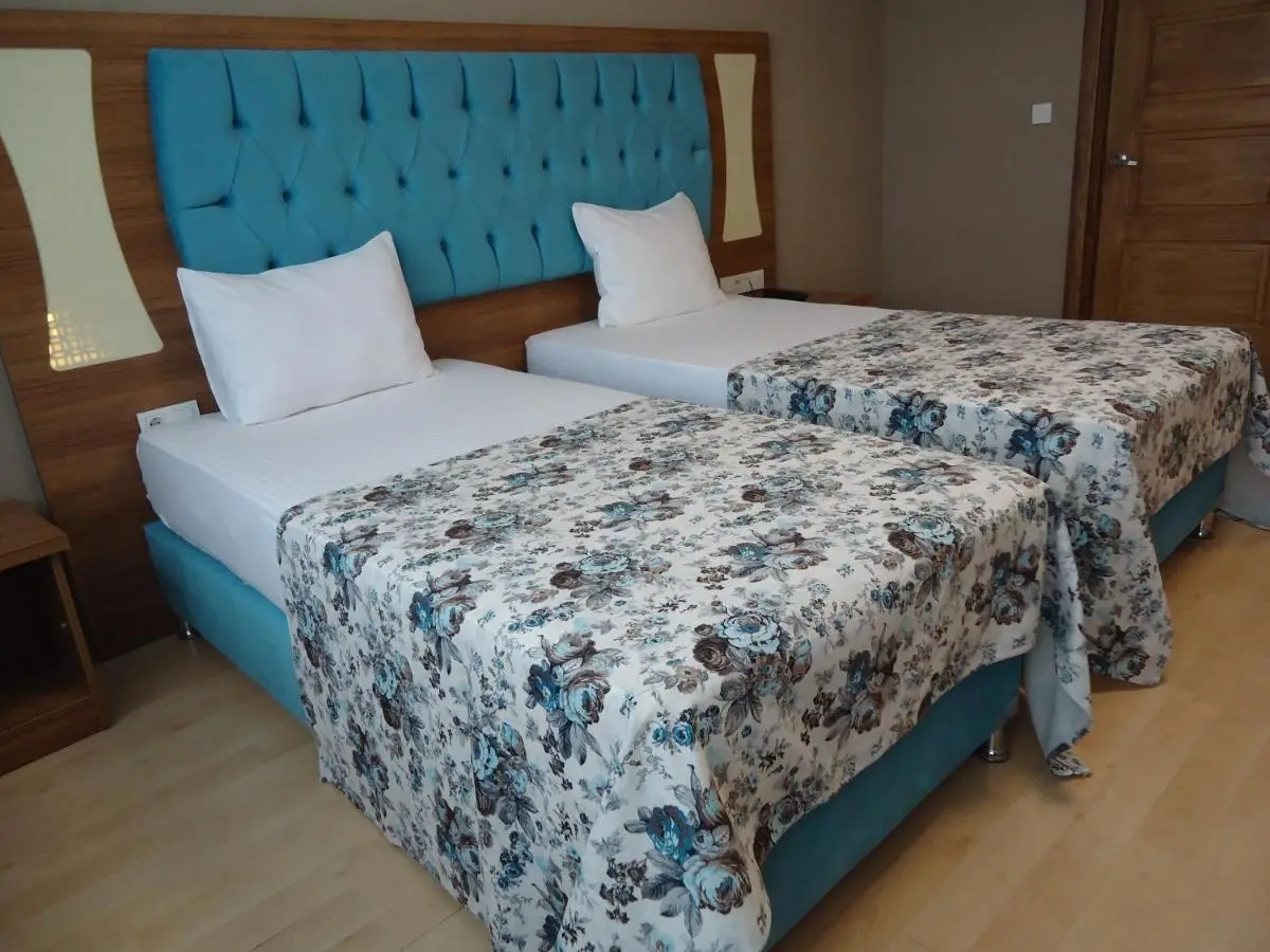 Golden Lounge Hotel