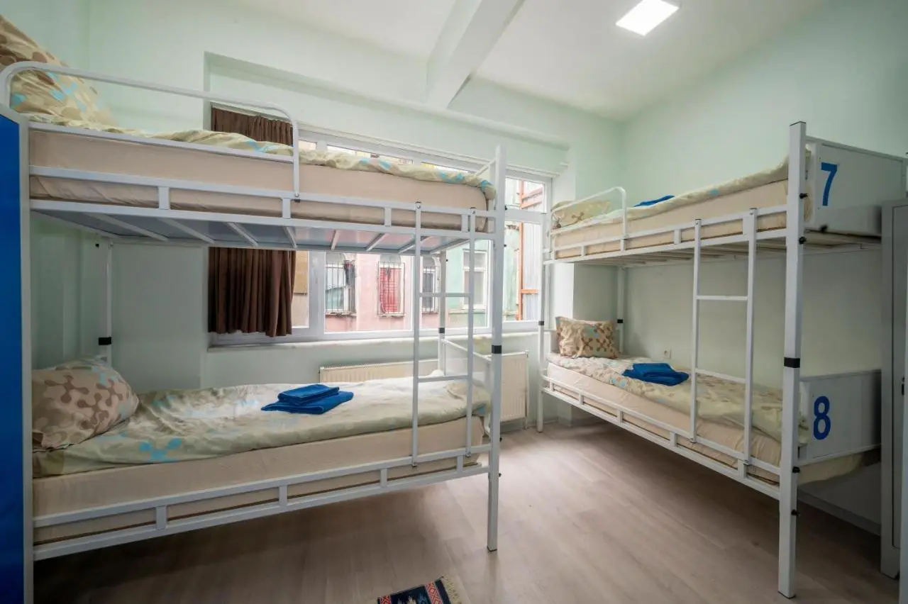 XALİLA HOSTEL & CAFE, MEN's ROOM, BEST IN ISTANBUL ,