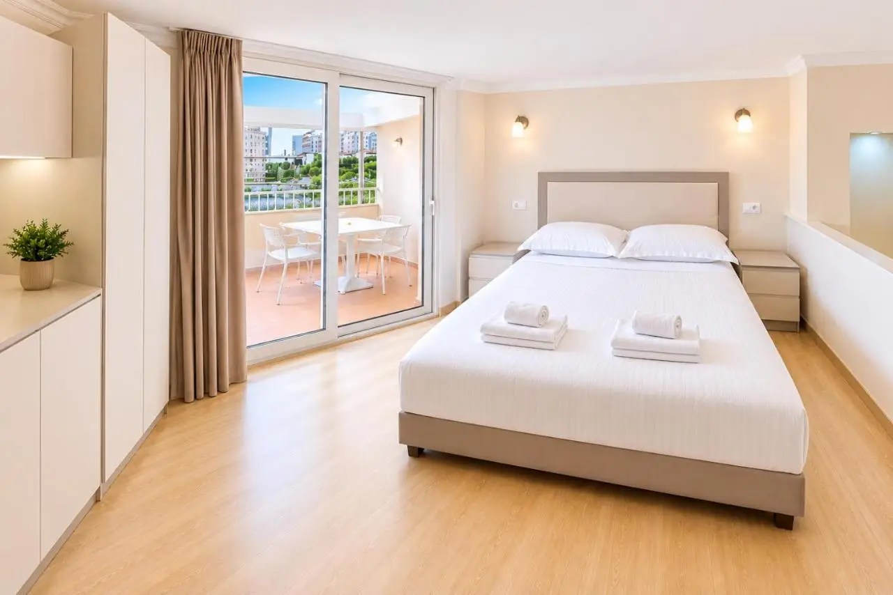 Flors Apartments