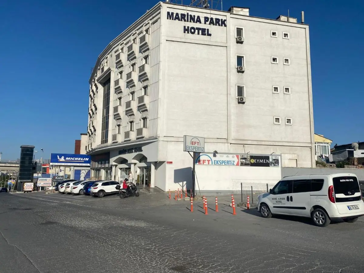 Marina Park Hotel