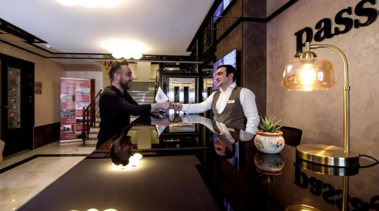 Passage Hotel & Apartments