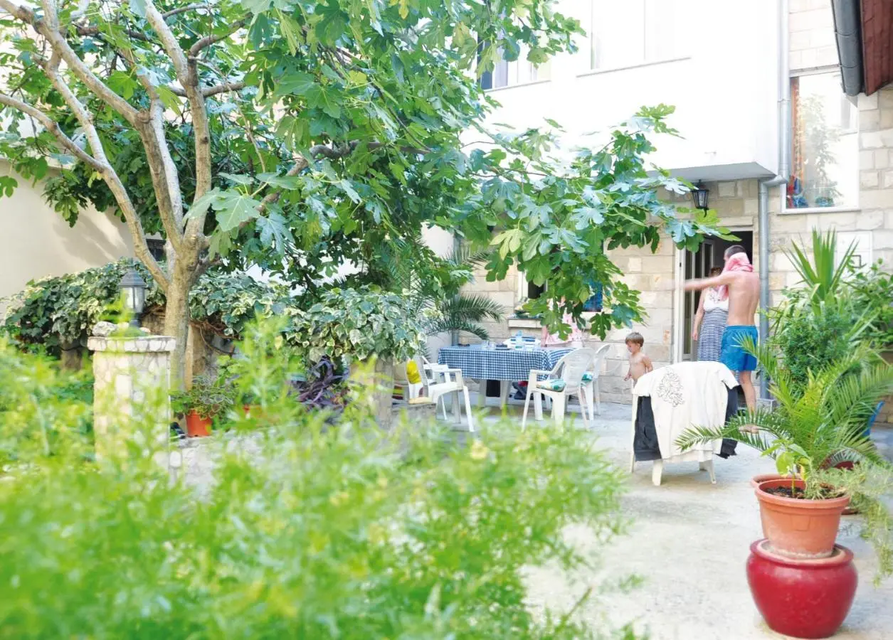 Guest House Mirza