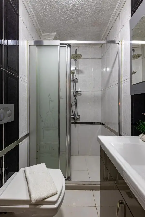 LINNGA HOTEL & SUITE