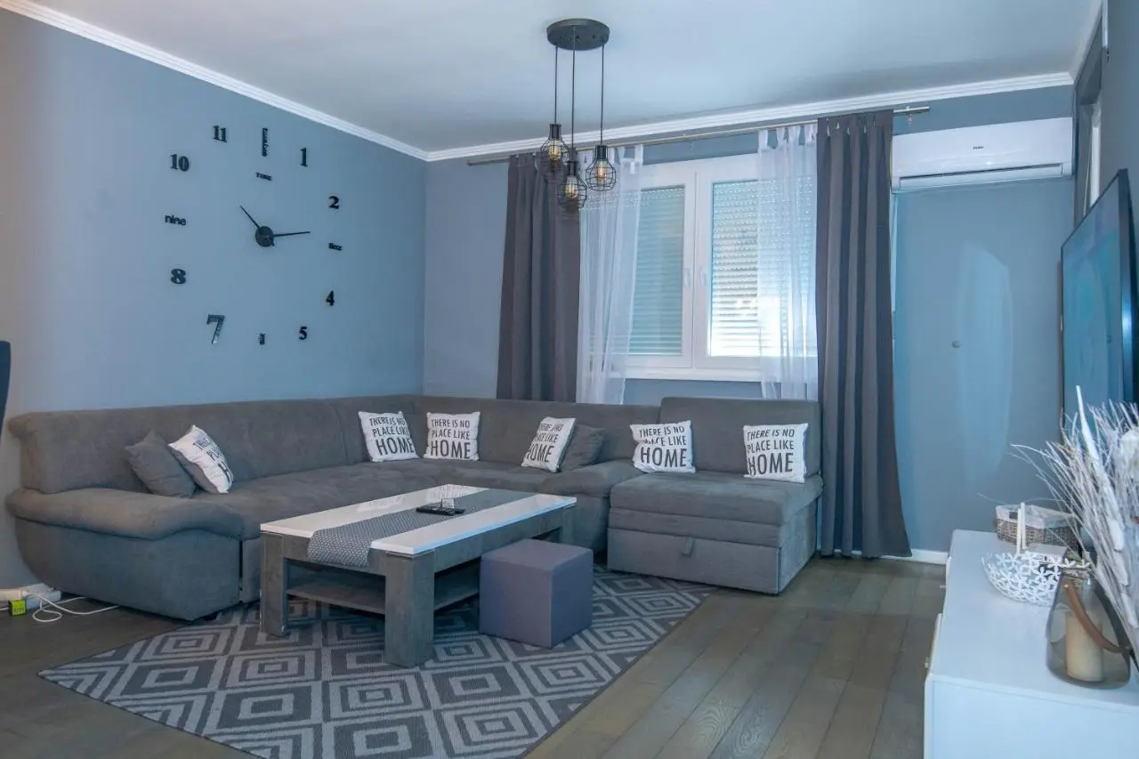 Athena Apartman