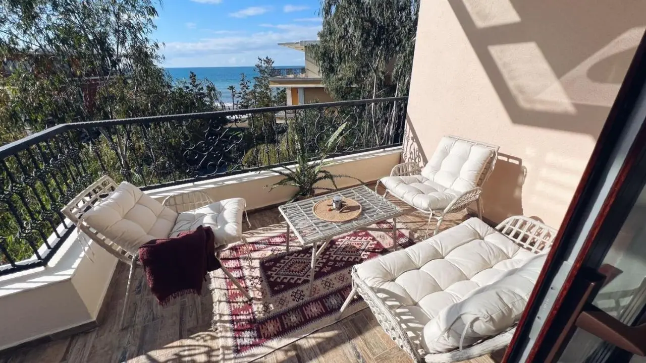 Luxury Dreamland Oasis Apartments