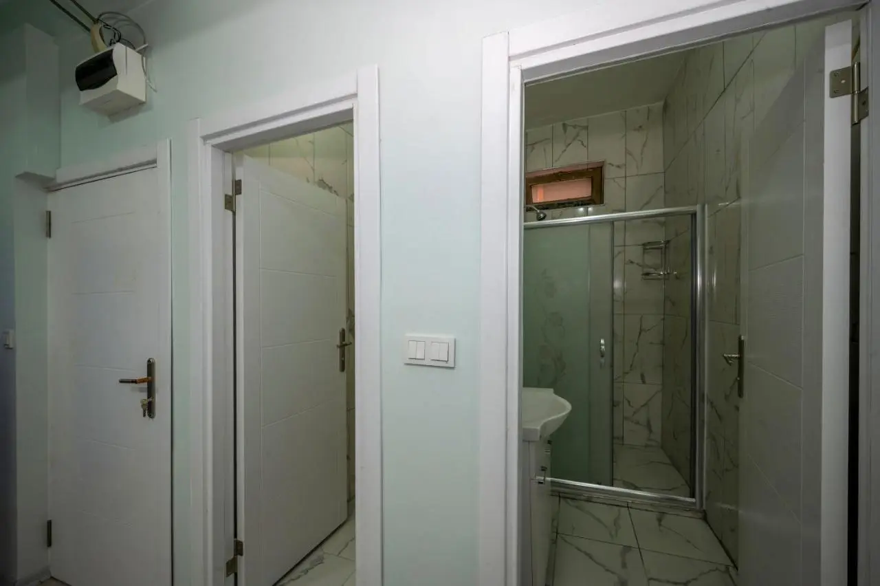 XALİLA HOSTEL & CAFE LADİES ROOM