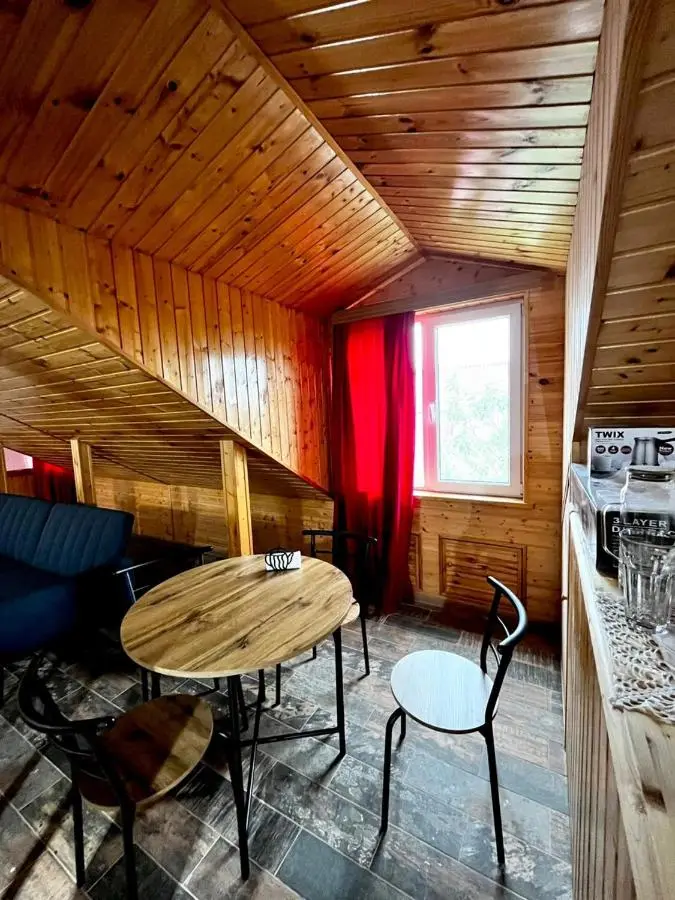 Nino & Irodi's Guest House