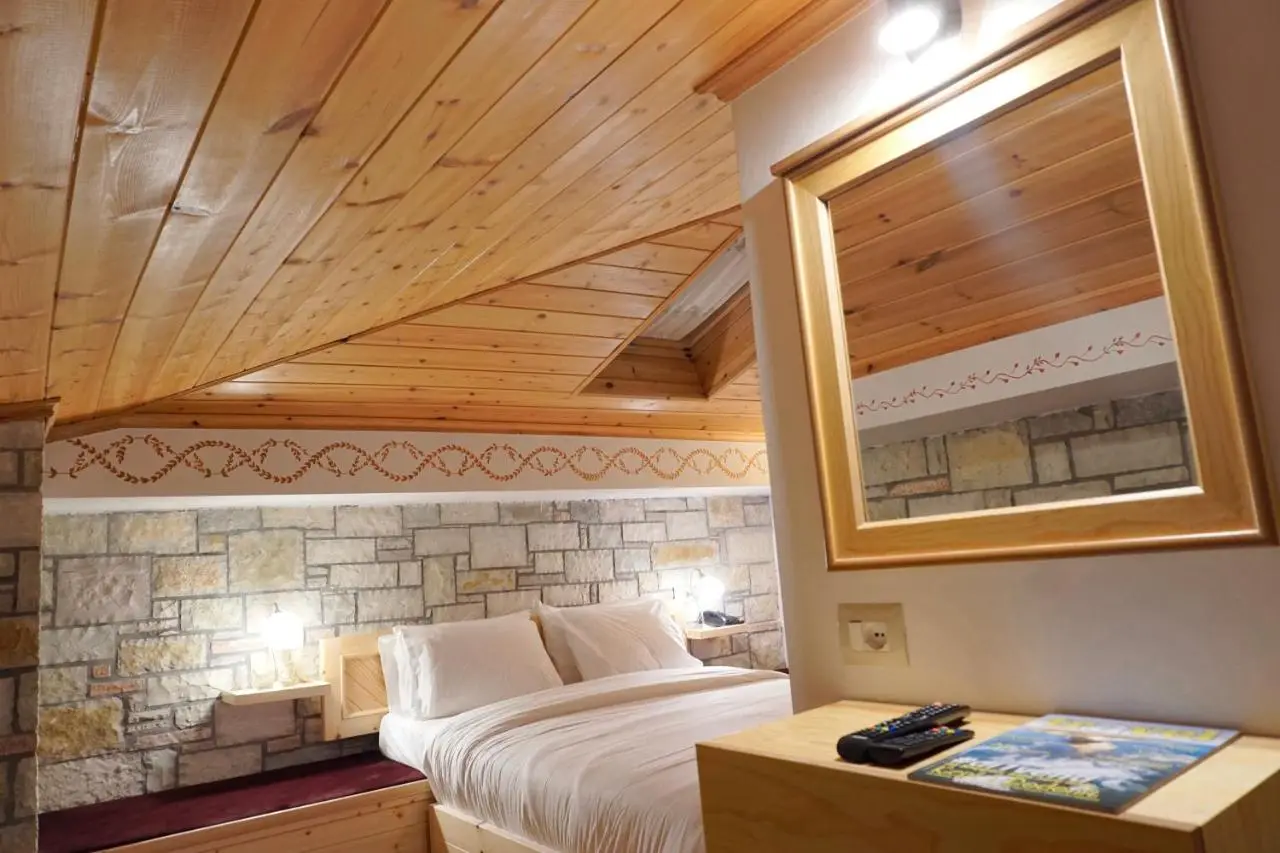 Hotel Argjiro