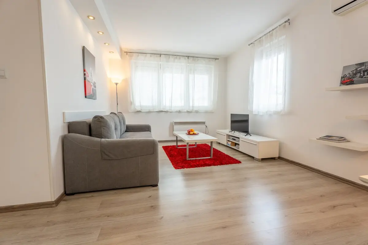 Elegant Sanctuary Near Bascarsija + Private Garage