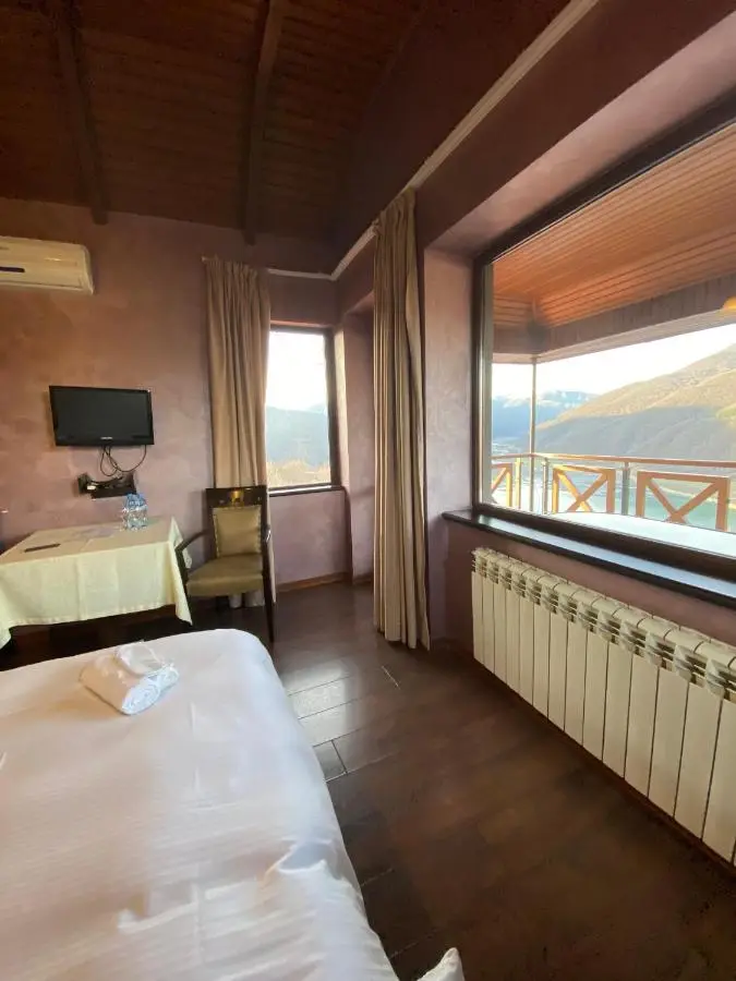Hotel Ananuri